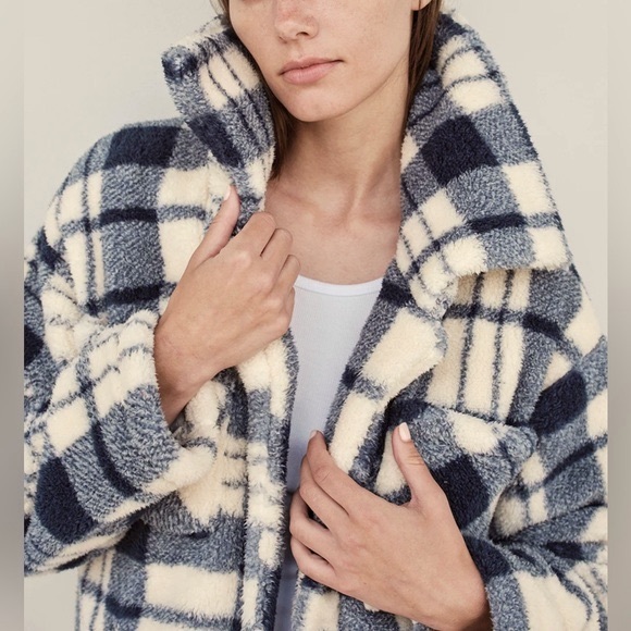 Stateside Double Faced Sherpa Jacket in Navy/Cream Plaid size small - Picture 2 of 11